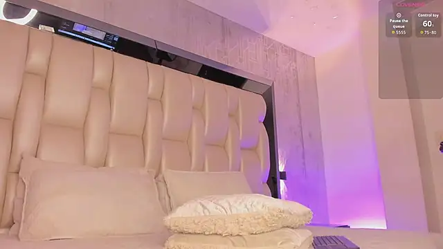 Snapshot of _CurlyGirl_ chatting on 10/30/25, 08:09 CurlyGirl online show from 10/30/25, 08:09