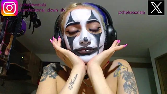 Eloise-brown online show from 09/22/25, 09:11