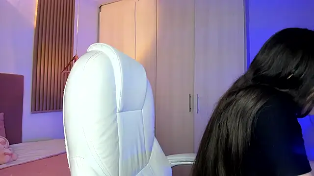 mia nevaeh online show from 12/16/25, 08:25