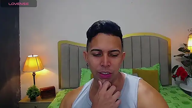 Snapshot of randy_paterman_ chatting on 09/18/25, 01:24 randy paterman  online show from 09/18/25, 01:24