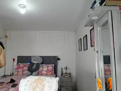 Snapshot of Corina_hot chatting on 09/23/25, 08:23 Corina hot online show from 09/23/25, 08:23