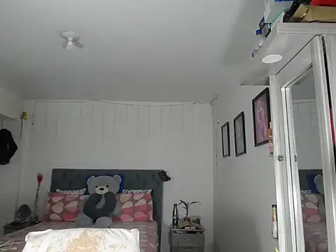 Snapshot of Corina_hot chatting on 10/09/25, 08:51 Corina hot online show from 10/09/25, 08:51