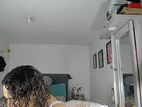 Snapshot of Corina_hot chatting on 10/14/25, 07:58 Corina hot online show from 10/14/25, 07:58