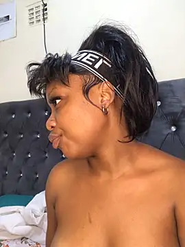 Snapshot of Miss_Moriah chatting on 02/19/25, 12:25 Miss Moriah online show from 02/19/25, 12:25