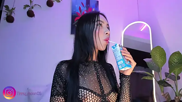 tinymoon- online show from 03/12/25, 11:22