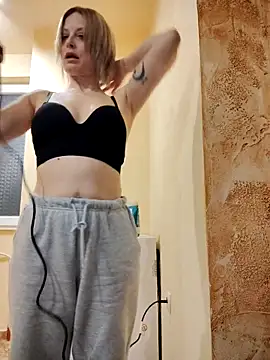 Snapshot of MySweetcum69 chatting on 11/08/25, 03:23 MySweetcum69 online show from 11/08/25, 03:23