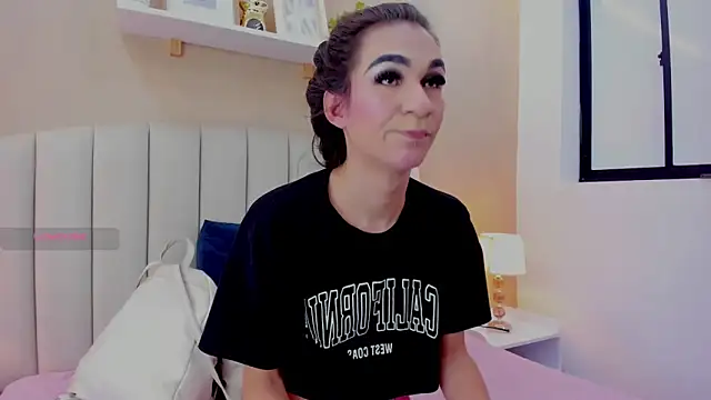 Mia thompson 19 online show from 07/01/26, 07:46
