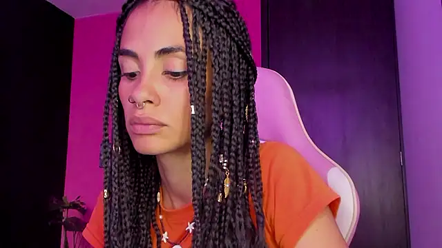 Juanadearco5 online show from 12/04/24, 08:07