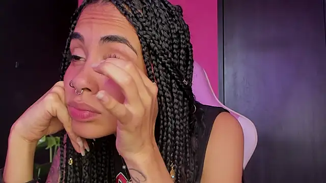 Juanadearco5 online show from 12/06/24, 05:11