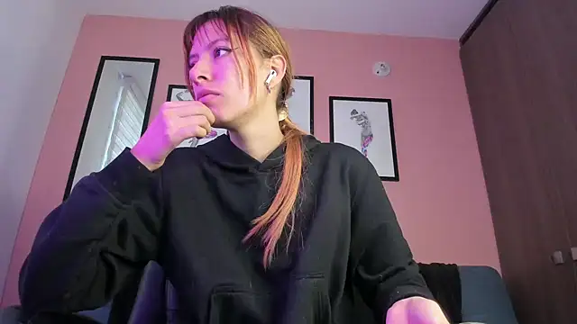 Snapshot of SensualJane2 chatting on 12/18/24, 10:24 SensualJane2 online show from 12/18/24, 10:24
