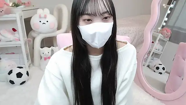 Snapshot of momo_room chatting on 01/02/25, 06:07 momo room online show from 01/02/25, 06:07