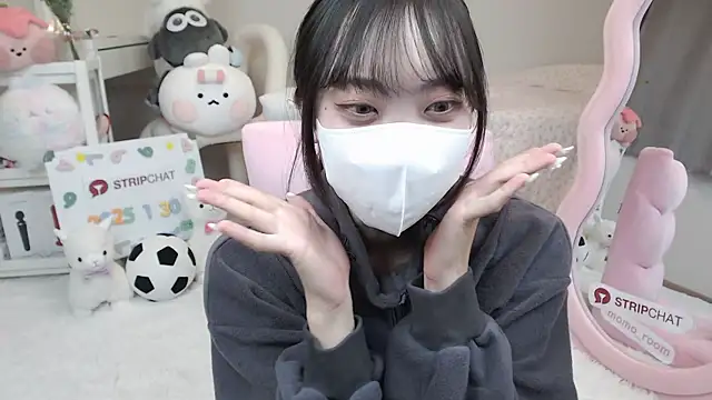 Snapshot of momo_room chatting on 01/30/25, 10:40 momo room online show from 01/30/25, 10:40