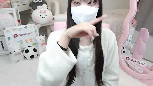 Snapshot of momo_room chatting on 02/02/25, 10:24 momo room online show from 02/02/25, 10:24