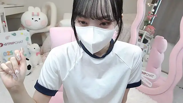 Snapshot of momo_room chatting on 03/02/25, 04:07 momo room online show from 03/02/25, 04:07