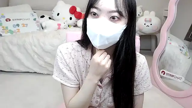 Snapshot of momo_room chatting on 09/26/25, 11:53 momo room online show from 09/26/25, 11:53