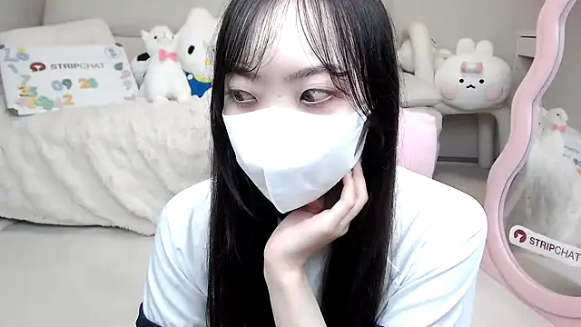 Snapshot of momo_room chatting on 09/28/25, 06:41 momo room online show from 09/28/25, 06:41