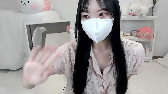 momo room online show from 06/14/26, 06:04