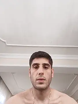 Snapshot of arenn1997 chatting on 10/29/25, 12:29 arenn1997 online show from 10/29/25, 12:29