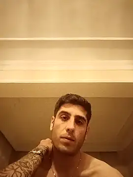 Snapshot of arenn1997 chatting on 10/30/25, 12:34 arenn1997 online show from 10/30/25, 12:34