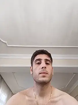 Snapshot of arenn1997 chatting on 10/30/25, 12:39 arenn1997 online show from 10/30/25, 12:39