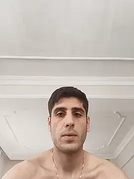 Snapshot of arenn1997 chatting on 11/02/25, 12:18 arenn1997 online show from 11/02/25, 12:18