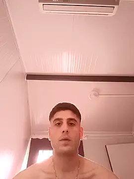 Snapshot of arenn1997 chatting on 11/07/25, 12:05 arenn1997 online show from 11/07/25, 12:05