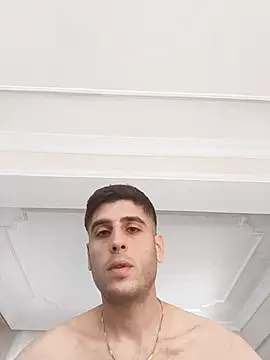 Snapshot of arenn1997 chatting on 11/09/25, 12:03 arenn1997 online show from 11/09/25, 12:03