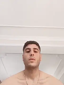 Snapshot of arenn1997 chatting on 11/10/25, 12:15 arenn1997 online show from 11/10/25, 12:15