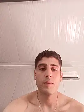 Snapshot of arenn1997 chatting on 11/19/25, 12:38 arenn1997 online show from 11/19/25, 12:38