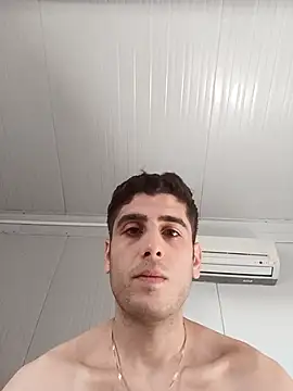 Snapshot of arenn1997 chatting on 11/20/25, 12:05 arenn1997 online show from 11/20/25, 12:05