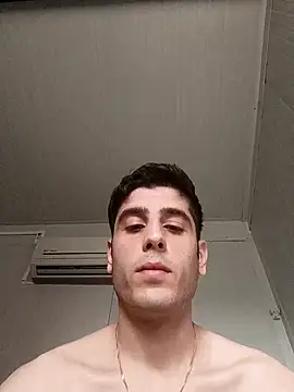 Snapshot of arenn1997 chatting on 11/25/25, 12:05 arenn1997 online show from 11/25/25, 12:05