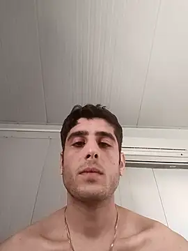 Snapshot of arenn1997 chatting on 12/02/25, 12:21 arenn1997 online show from 12/02/25, 12:21