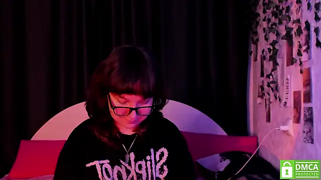 dreamgirllovee online show from 11/17/25, 05:02