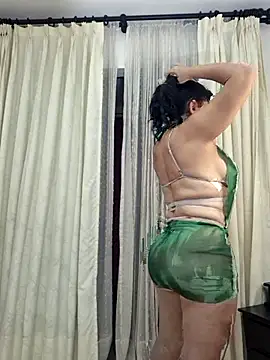 Snapshot of viollett_28 chatting on 05/31/26, 11:28 viollett 28 online show from 05/31/26, 11:28