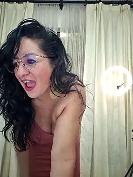 Snapshot of viollett_28 chatting on 06/26/26, 11:53 viollett 28 online show from 06/26/26, 11:53