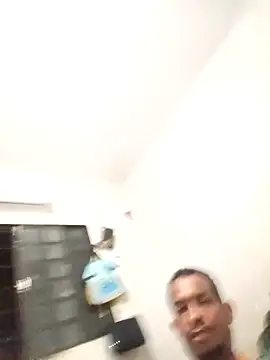 Snapshot of Ursonego chatting on 11/04/25, 10:42 Ursonego online show from 11/04/25, 10:42