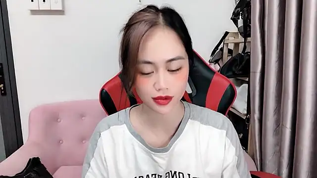 witch-39 online show from 12/19/25, 04:58