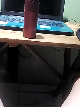 Snapshot of Cris29_84 chatting on 10/01/25, 04:18 Cris29 84 online show from 10/01/25, 04:18