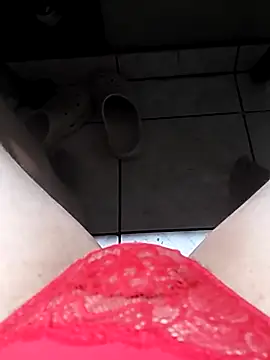 Snapshot of Cris29_84 chatting on 10/14/25, 04:24 Cris29 84 online show from 10/14/25, 04:24