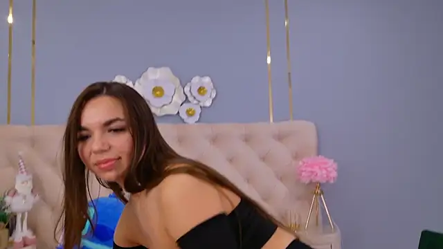CamillaLarson online show from 12/19/24, 09:18