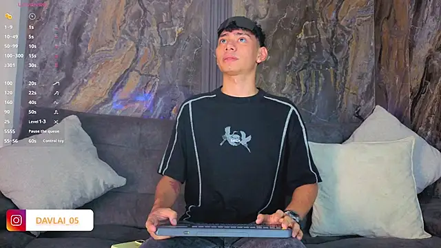 Daviid laidd online show from 05/08/26, 08:14
