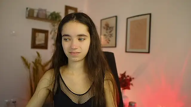 Gia Paige18 online show from 10/10/25, 08:57