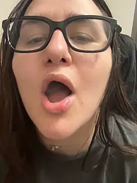 JuicyBeRrys online show from 01/01/25, 10:21