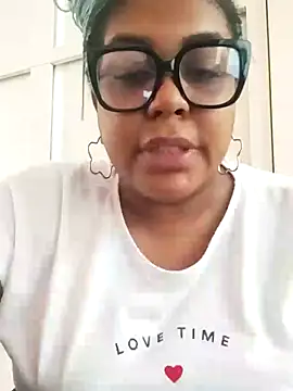 Snapshot of ELLA_KELLY chatting on 12/27/24, 12:12 ELLA KELLY online show from 12/27/24, 12:12