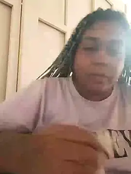 Snapshot of ELLA_KELLY chatting on 01/14/25, 12:14 ELLA KELLY online show from 01/14/25, 12:14