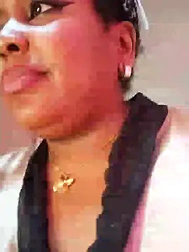 Snapshot of ELLA_KELLY chatting on 02/07/25, 05:51 ELLA KELLY online show from 02/07/25, 05:51