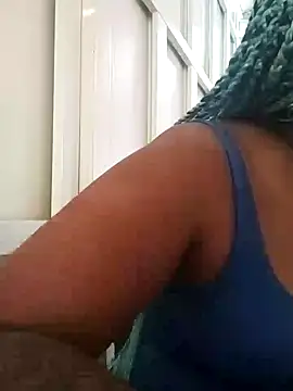Snapshot of ELLA_KELLY chatting on 02/26/25, 12:14 ELLA KELLY online show from 02/26/25, 12:14