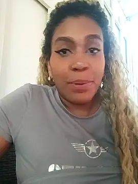 ELLA KELLY online show from 10/21/25, 11:55