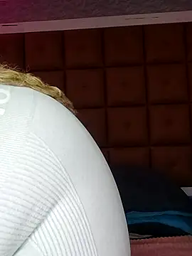 ELLA KELLY online show from 10/22/25, 11:54