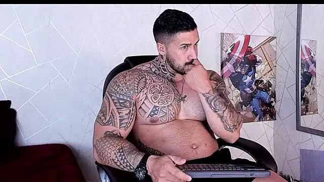 Snapshot of Cristian_Walker chatting on 10/06/25, 11:29 Cristian Walker online show from 10/06/25, 11:29